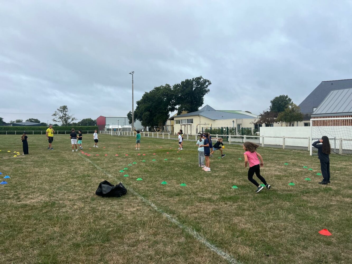 Séances de sport sur les jeux de cour